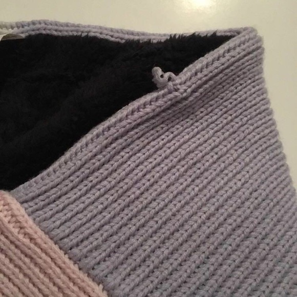 LULULEMON Totally Toasty Sherpa Neckwarmer - Picture 4 of 5